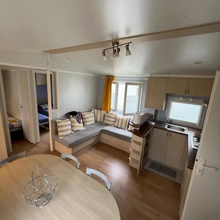 Mobil Au 5 Etoiles A Deauville *